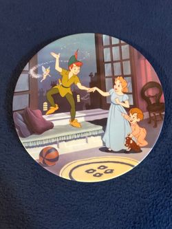 Vintage 1993 Knowles Disney Treasured Moments Collector Plate Featuring Peter Pan and Wendy