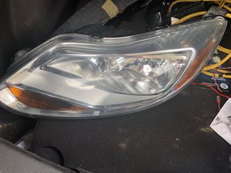 Ford Focus driver side headlight