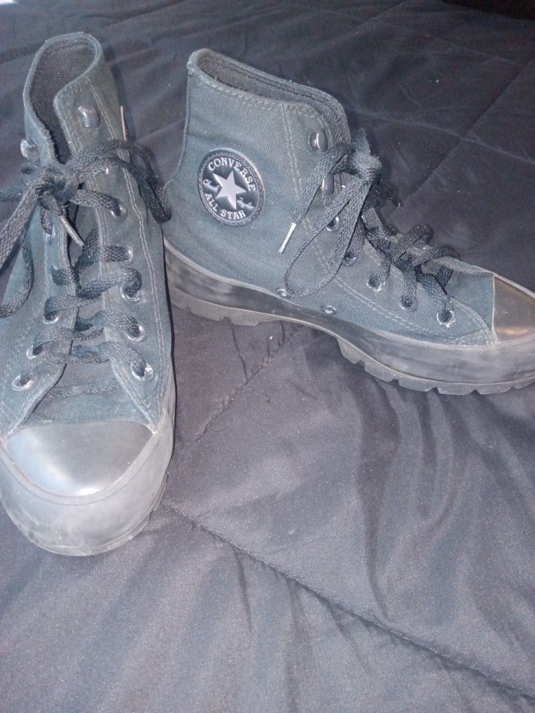 Converse Black High Tops Chuck Taylor Size 6 Women