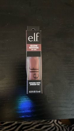 Glow Reviver Lip Oil        e.l.f.