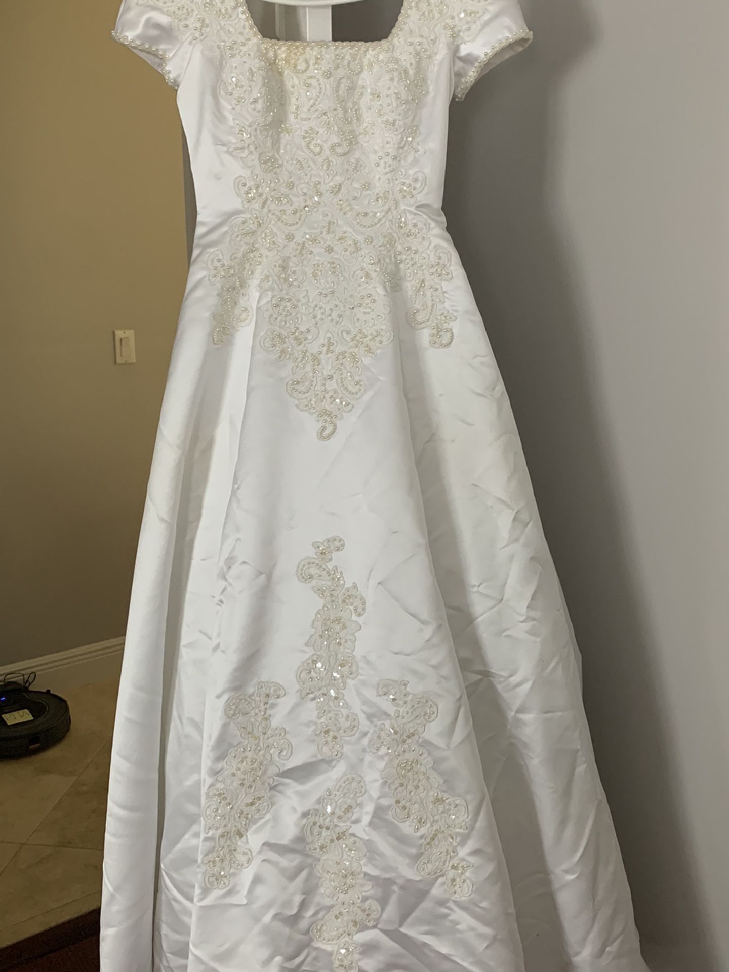 Wedding Dress - Size 4 - One Section Of The Sequins Changed Colors, See Picture