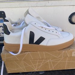 V-12 Leather Extra-white Size 12