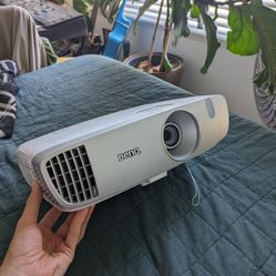 BenQ HT2050