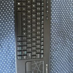 Logitech Wireless Touch Keyboard K400