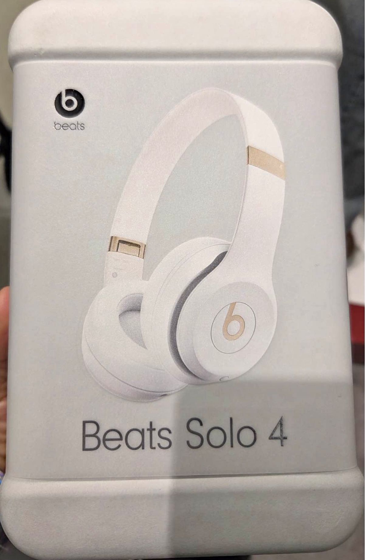 Beats Solo 4 White