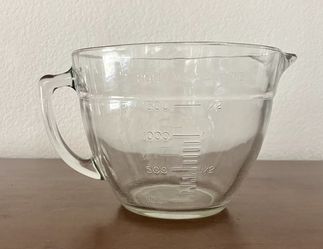 Anchor Hocking 8 Cups 2 Qt Measurement Glasss Bowl