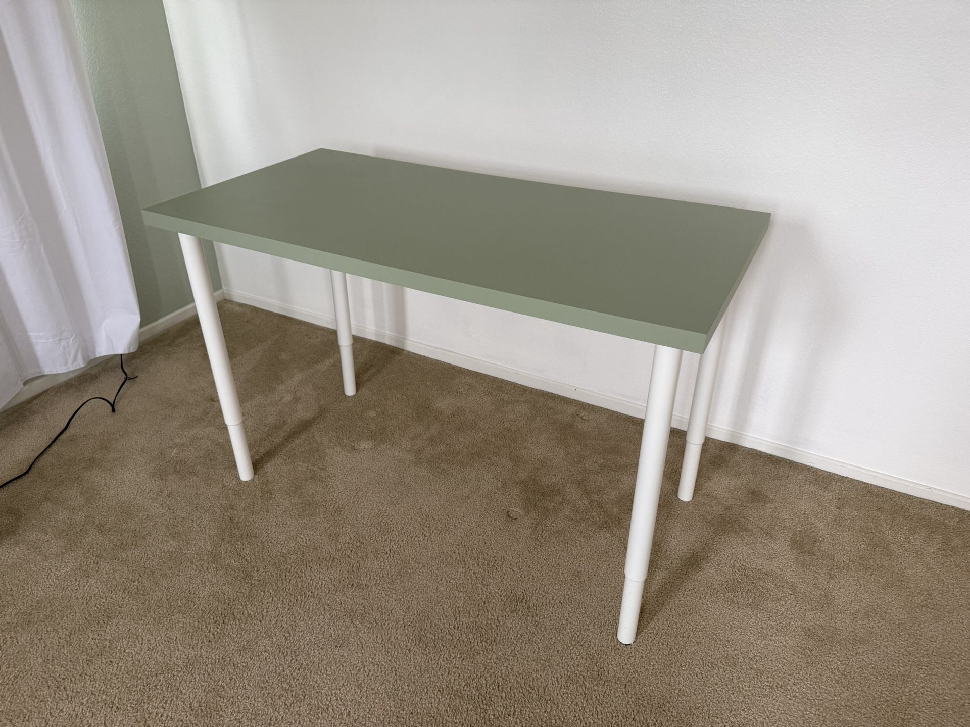Green Table / desk with adjustable Legs - Like New
