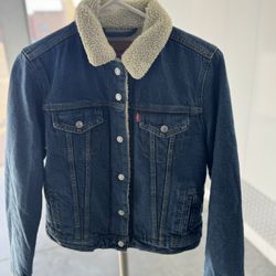 Levi’s Women’s Jean Jacket with Fur