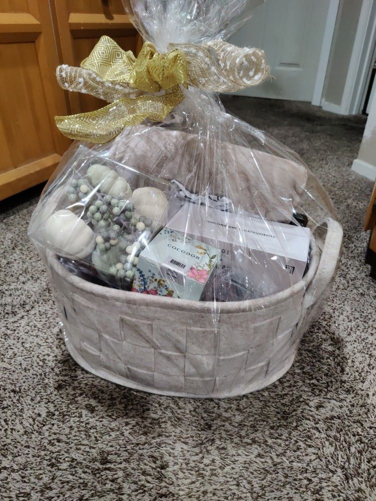 Gift Basket, Blanket, Candle, Neck Heating Pad, Air Diffuser, Fall Decorations