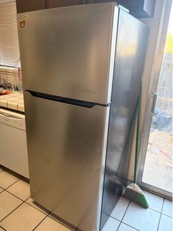 Fridge and freezer