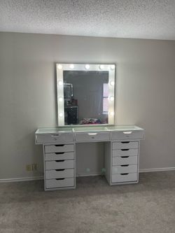 Make up vanity