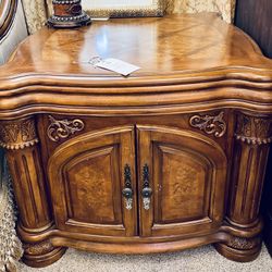 AICO By Michael Amini MONTE CARLO End Table