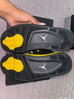 Air Jordan 4 retro “thunder”