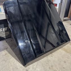 Used Leer Hard Fiberglass Tonneau Cover – 2013 Toyota Tundra Crew Cab 5.5ft Bed