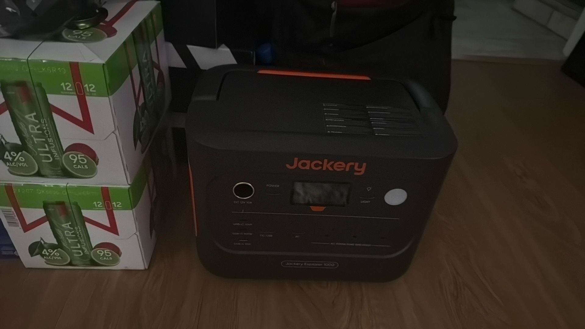 Jackery 1000 V2 (1 Month Old, Lightly Used)