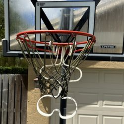 Basketball hoop 