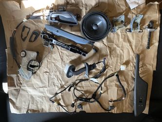 2017-2022 Honda Civic Right Front Door (OEM)Items(make Me An Offer) ..door Handle,complete Door Harness,striker,window Switch Ect.
