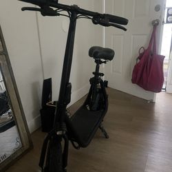 Gyroor Scooter Like New 