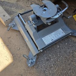 B & W 5TH-WHEEL RECIEVER