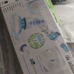 Rechargeable twister spin brush