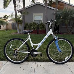 Schwinn Jix 26” Women’s Bike – Lightweight Comfort Cruiser