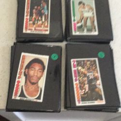 Vintage 1976-77 Topps Basketball Cards Lot Of (44)