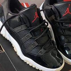 New Jordan 11s Low Top  Size 1.5Y  In The Box 