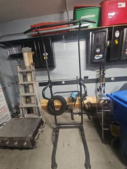 Dip station
