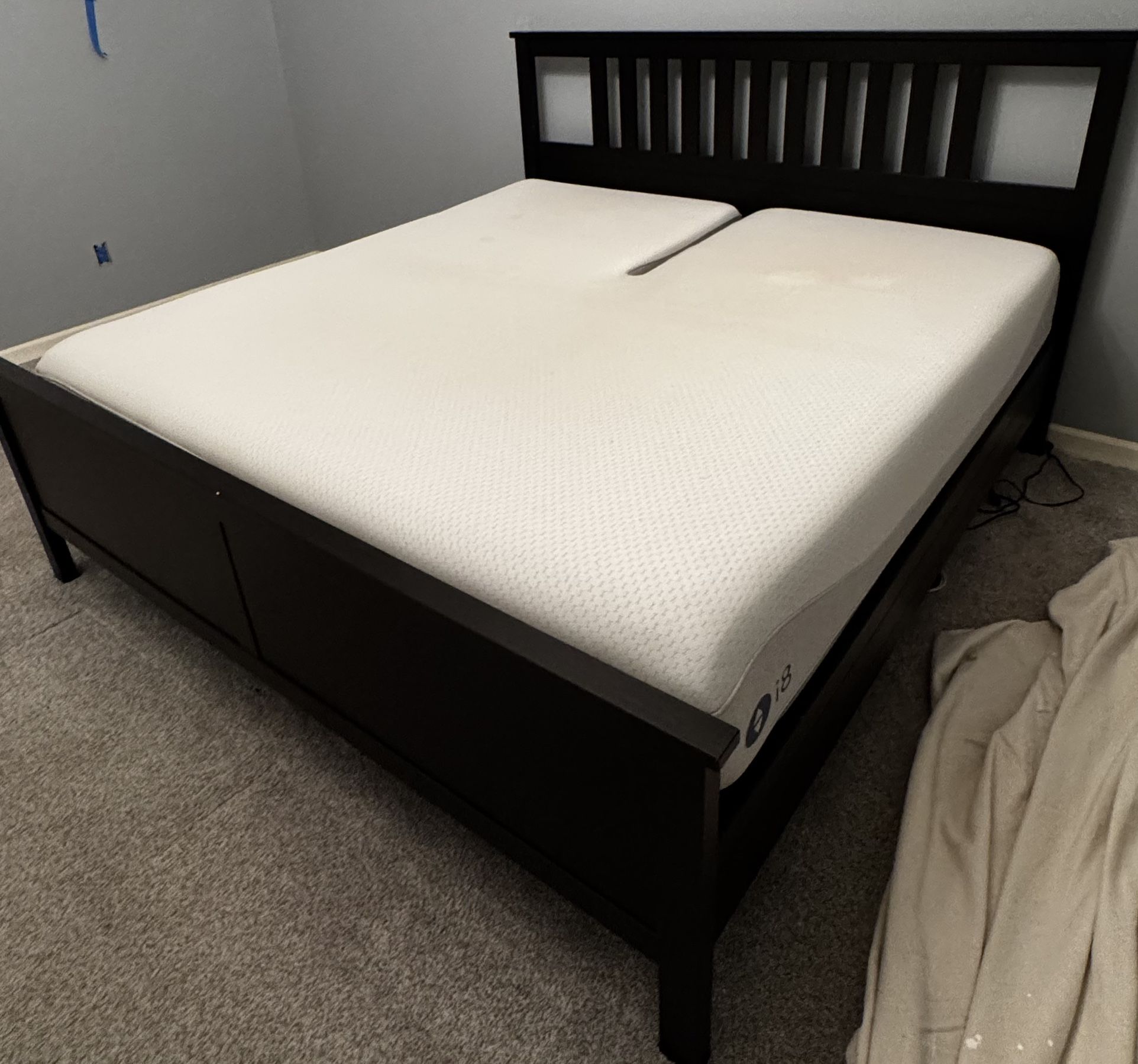 IKEA HEMNES KING BED FRAME (BLACK-BROWN)