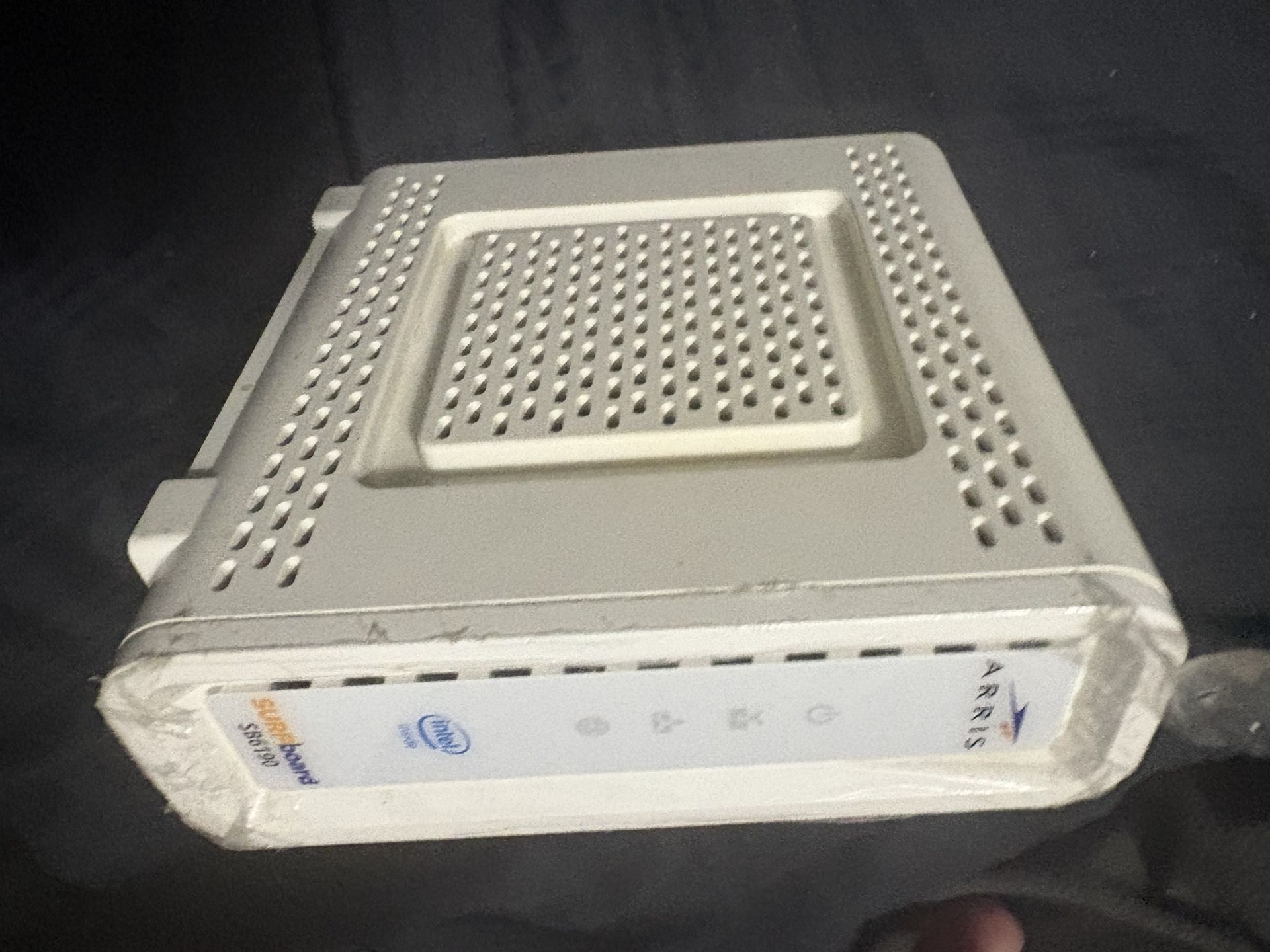 Arris SB6190 Cable Modem