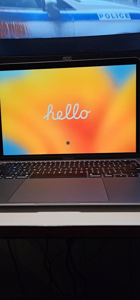 *READ DESCRIPTION* 250 GB 13In Macbook Air *USB-C CHARGING CORD NEEDED*