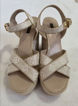 Authentic Louis Vuitton shoes size 9