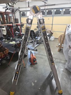 18 foot gorilla adjustable ladder