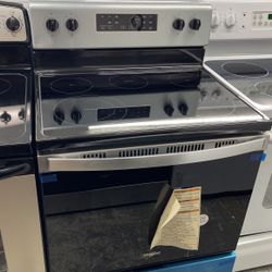 New Scratch And Dent Whirlpool 5 Burner Glass Top Stainless Steel Range.  1 Year Warranty 