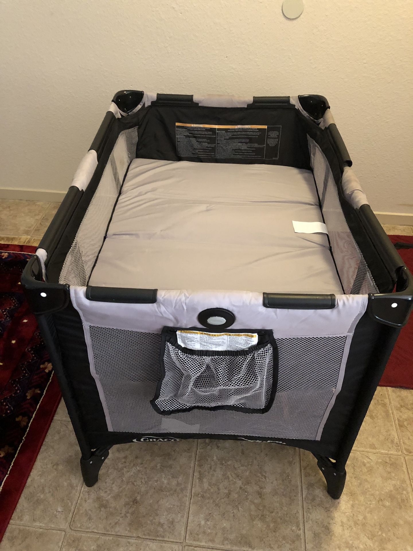 Grace pack and play set