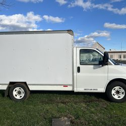 2012 GMC 10 foot box truck