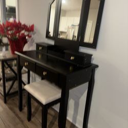 Vanity Desk