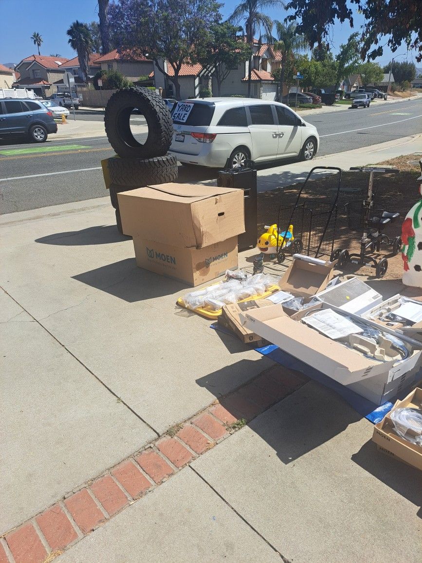 Yard Sale 