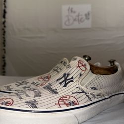 VANS Slip-On Sneaker MLB New York NY Yankees Edition Men’s Size 13 / Women 14.5