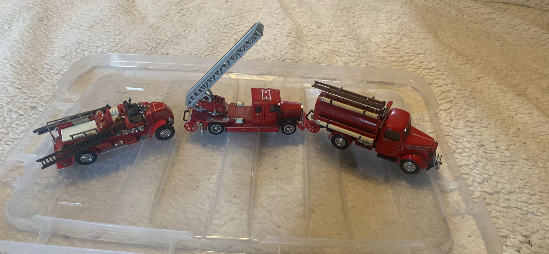 Lot Of 3 Matchbox Models Of Yesteryears 39 Bedford Tanker 1920 Mack AC Fire Engine 1932 Mercedes-Benz Ladder Truck Scale 1:43 No Boxes