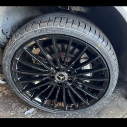 Mercedes S550 Cls E300 Cl 20” New Gloss Blk Amg New Rims New tires Set