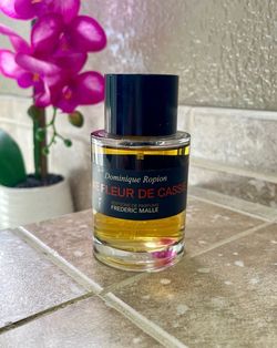 Dominique Ropion-Frederic Malle Une Fleur de Cassie Editions de Parfums