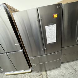 LG NEW REFRIGERATOR WITH WATER AND ICE DISPENSER