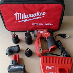 Milwaukee M12 FUEL 12V Lithium-Ion Brushless Cordless 4-in-1 Installation 3/8 in. Drill Driver with HIGH OUTPUT XC5.