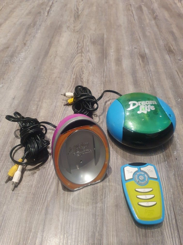 Dream Life & SuperStar TV Plug And Play Video Game w/Remote 2005 TESTED WORKING