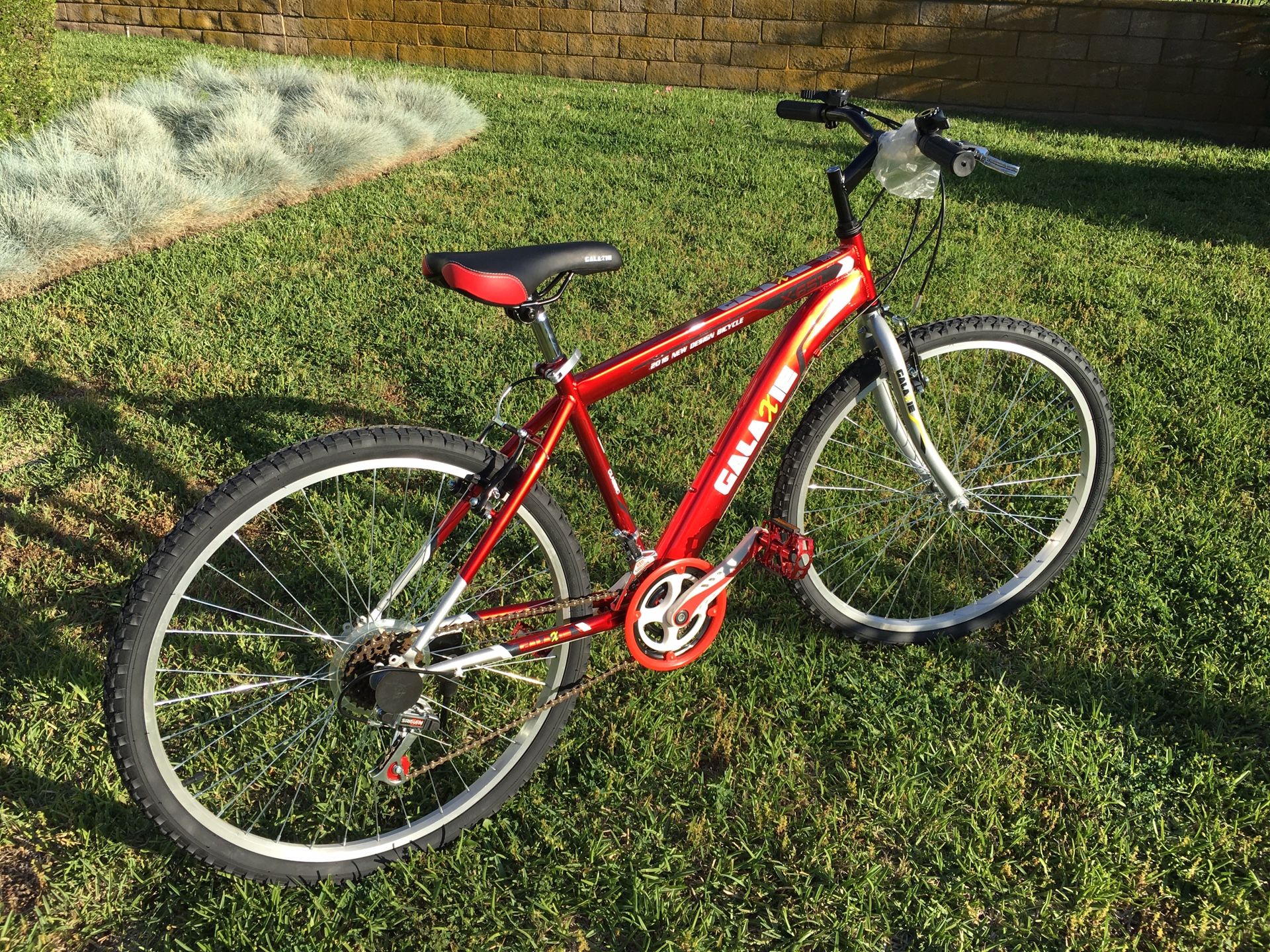 26 inch RED Mountain Bike 18 Speed Bicycle NEW