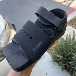 Post Op Recovery Shoe Broken Foot or Toe Surgery, Stress Fractures, Bunions, or Hammer Toe Fit Both Sides Left or Right Foot  US Size 6  ( Just 1 ) 
