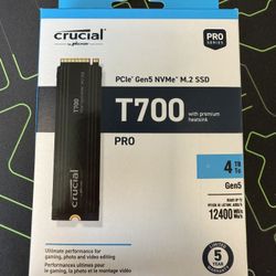 Crucial T700 Pro 4TB Gen5 NVMe SSD (with heatsink) 