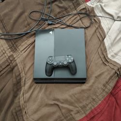 Base PS4 With Controller