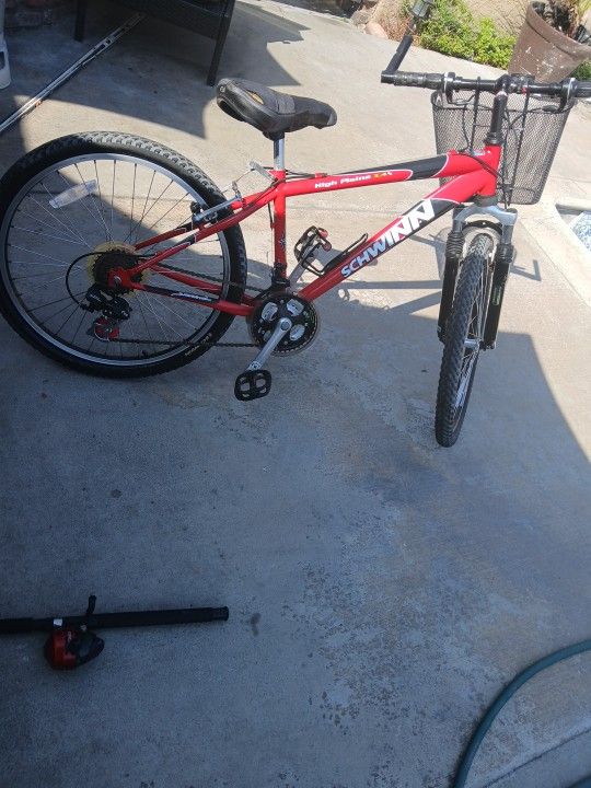 Schwinn Highplain Bike